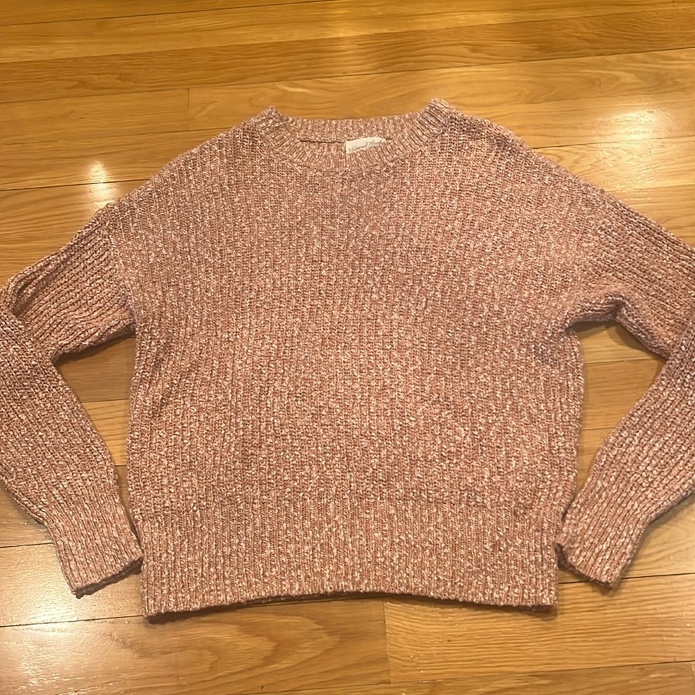 Universal thread women’s long sleeve sweater size medium.